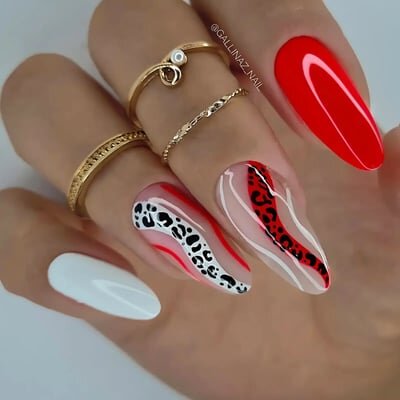 unghie rosse e bianche estive